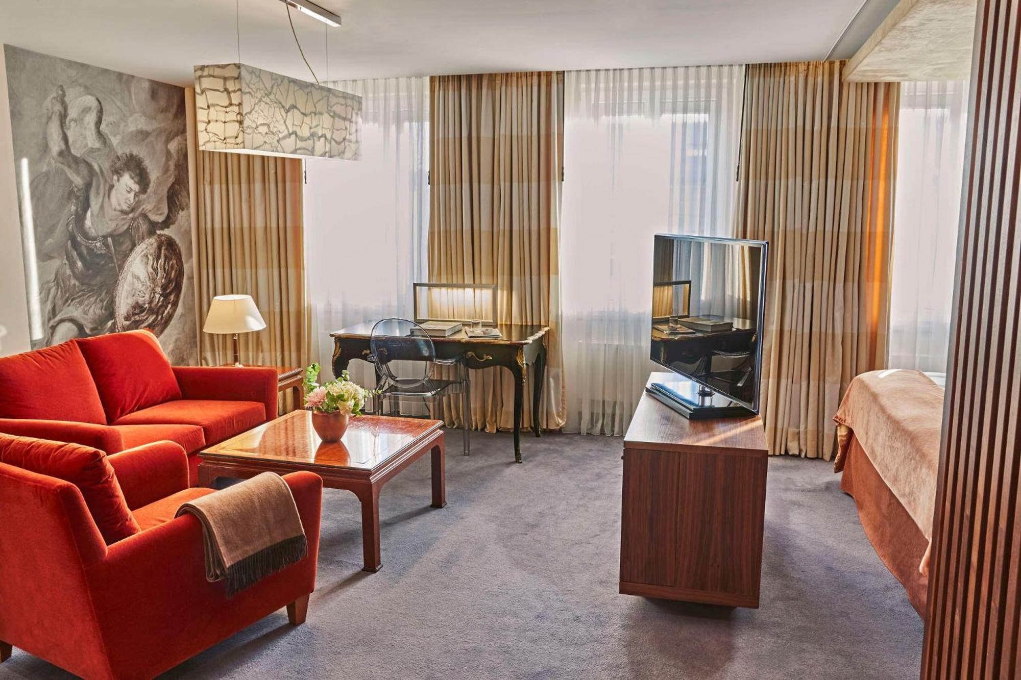 Vier Jahreszeiten Kempinski Muenchen Exterior photo Suite