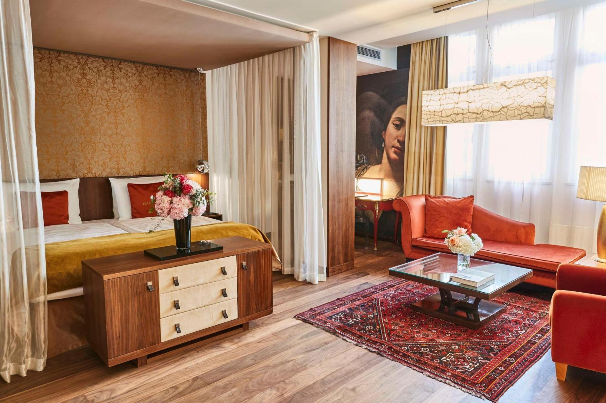 Vier Jahreszeiten Kempinski Muenchen Exterior photo Suite