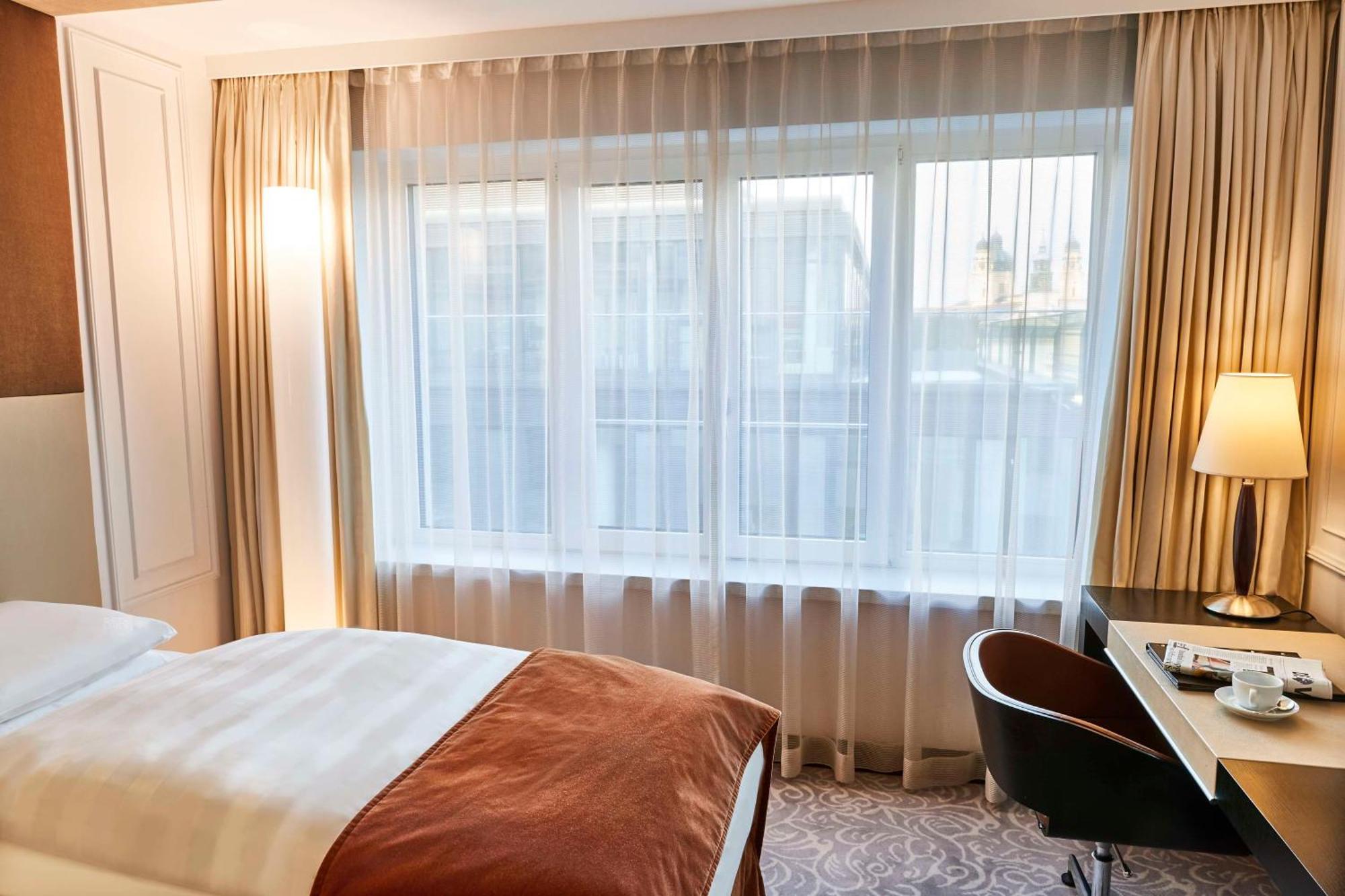 Vier Jahreszeiten Kempinski Muenchen Exterior photo